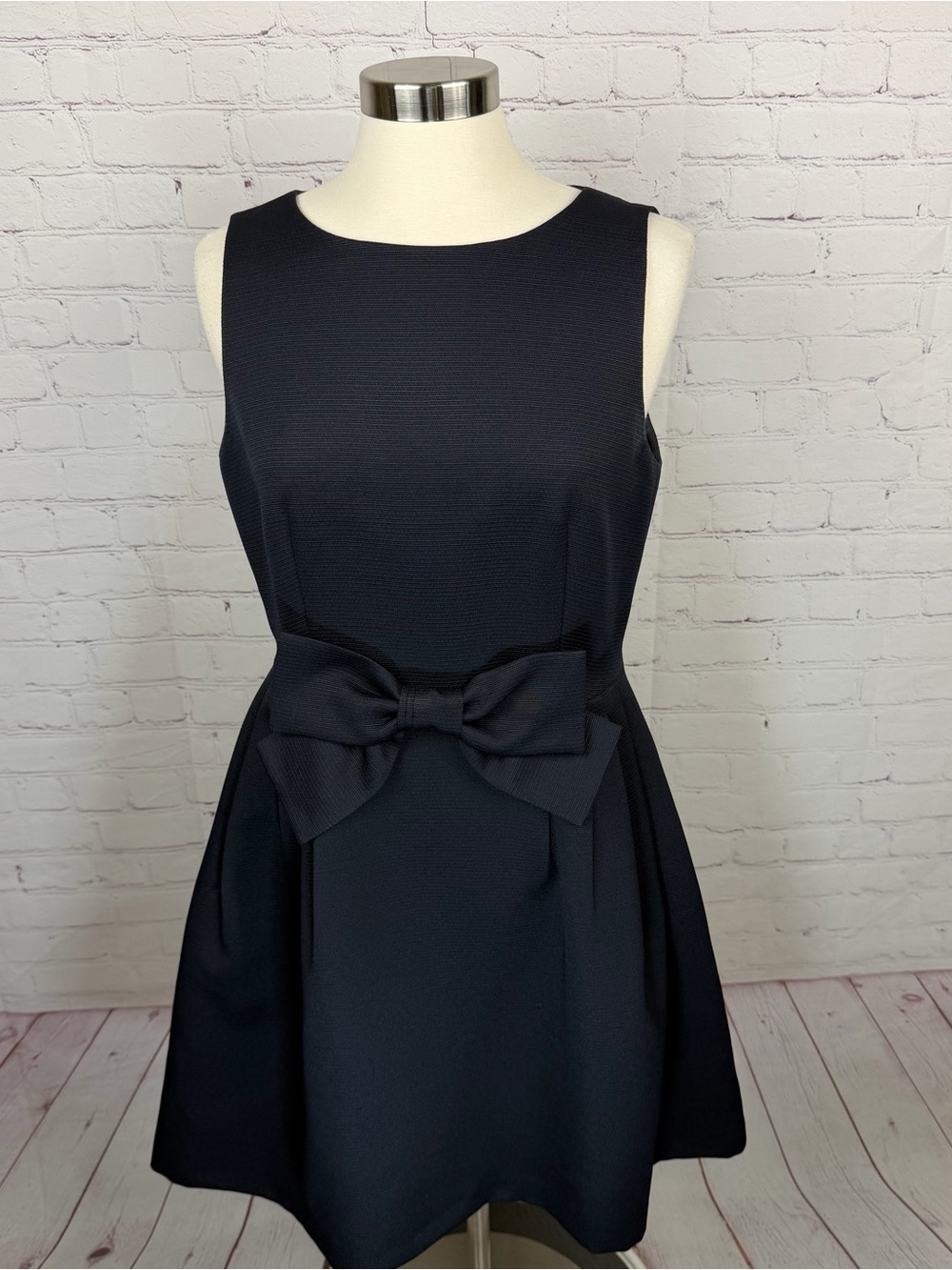 Tahari Black Sleeveless Fit-and-Flare Dress with Waist Bow 10P Audrey Hepburn